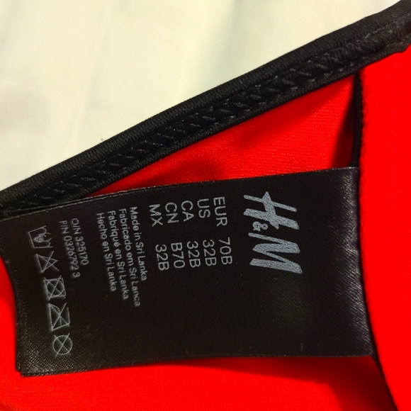 H&M red floral bikini top 32B - Picture 3 of 4